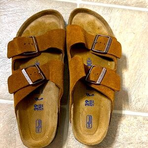 Basically new women’s Birkenstock sandals